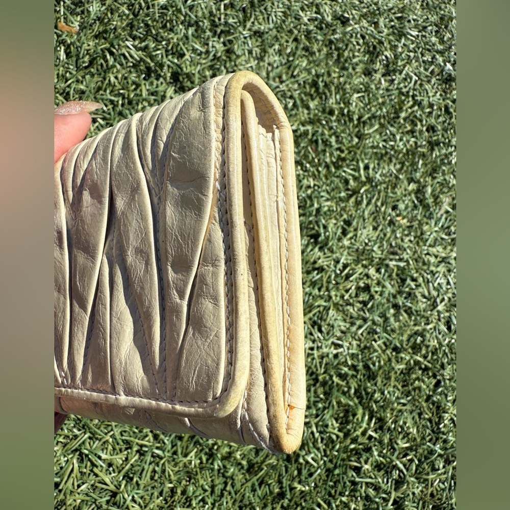✨Miu Miu Cream Long Leather Wallet - Picture 3 of 8